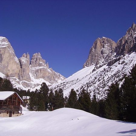 Rifugio Gardeccia Hutte Hotel Поца ди Фаса Екстериор снимка