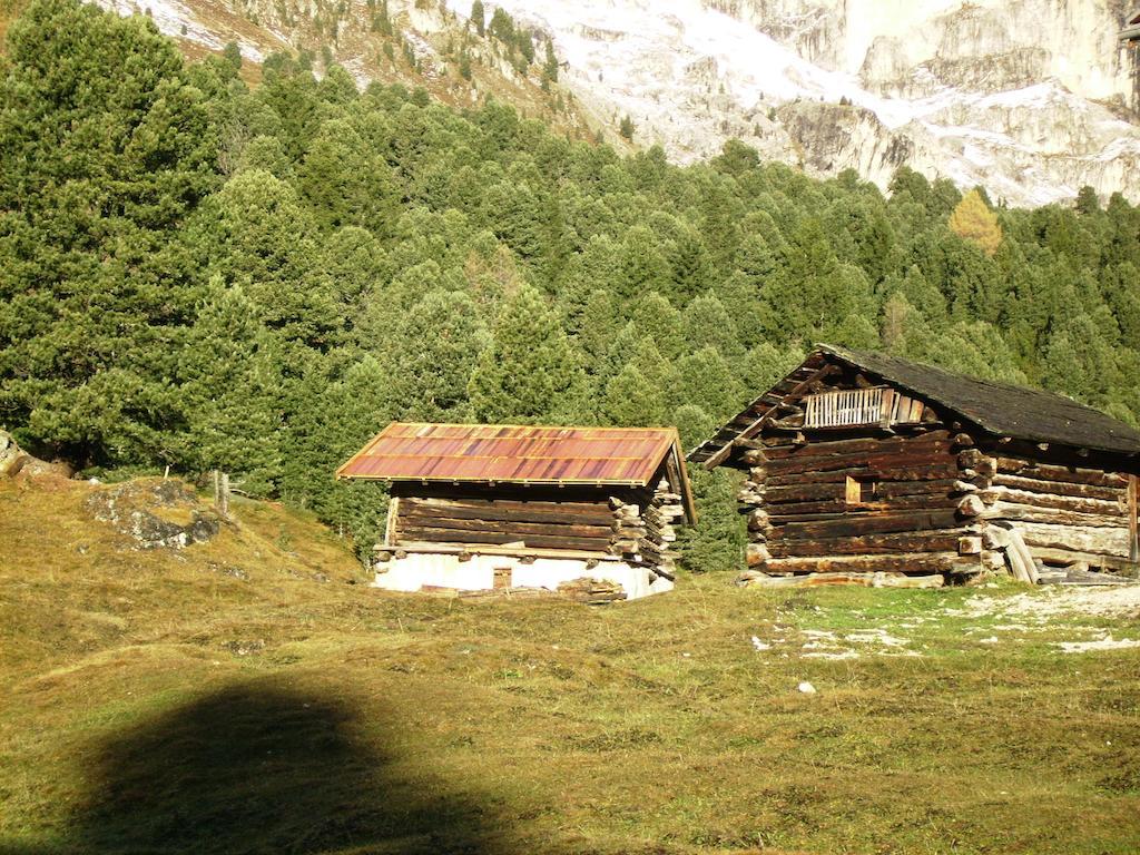 Rifugio Gardeccia Hutte Hotel Поца ди Фаса Екстериор снимка