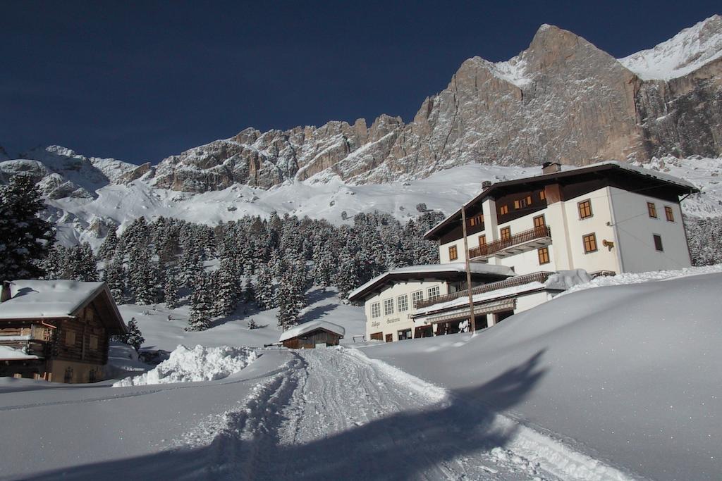Rifugio Gardeccia Hutte Hotel Поца ди Фаса Екстериор снимка